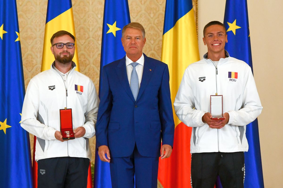 David Popovici a primit Ordinul Național „Steaua României” de la Klaus Iohannis! Mesajul Președintelui: „Fac un apel clar către autorități!”