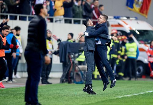 Dănciulescu și Uhrin, sărbătorind un gol din Dinamo - FCSB 2-1, 16 februarie 2020 / FOTO: Raed Krishan