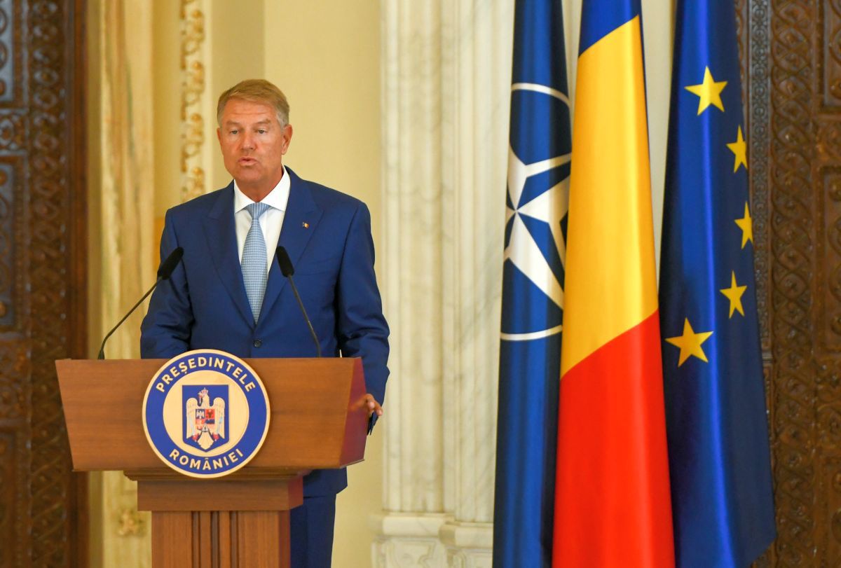 FOTO Ceremonie de decorare: David Popovici și antrenorul Adrian Rădulescu 20.07.2022