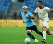 Cristiano Ronaldo (38 de ani) a purtat apărători Adidas în meciul amical pierdut de Al Nassr în fața celor de la Celta Vigo, scor 0-5. Portughezul are contract cu Nike de peste 20 de ani.