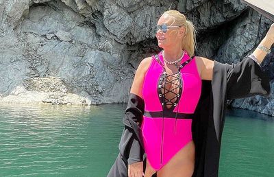 Vica Blochina a pozat goală după ce a slăbit! Cum arată acum cea mai cunoscută amantă din România