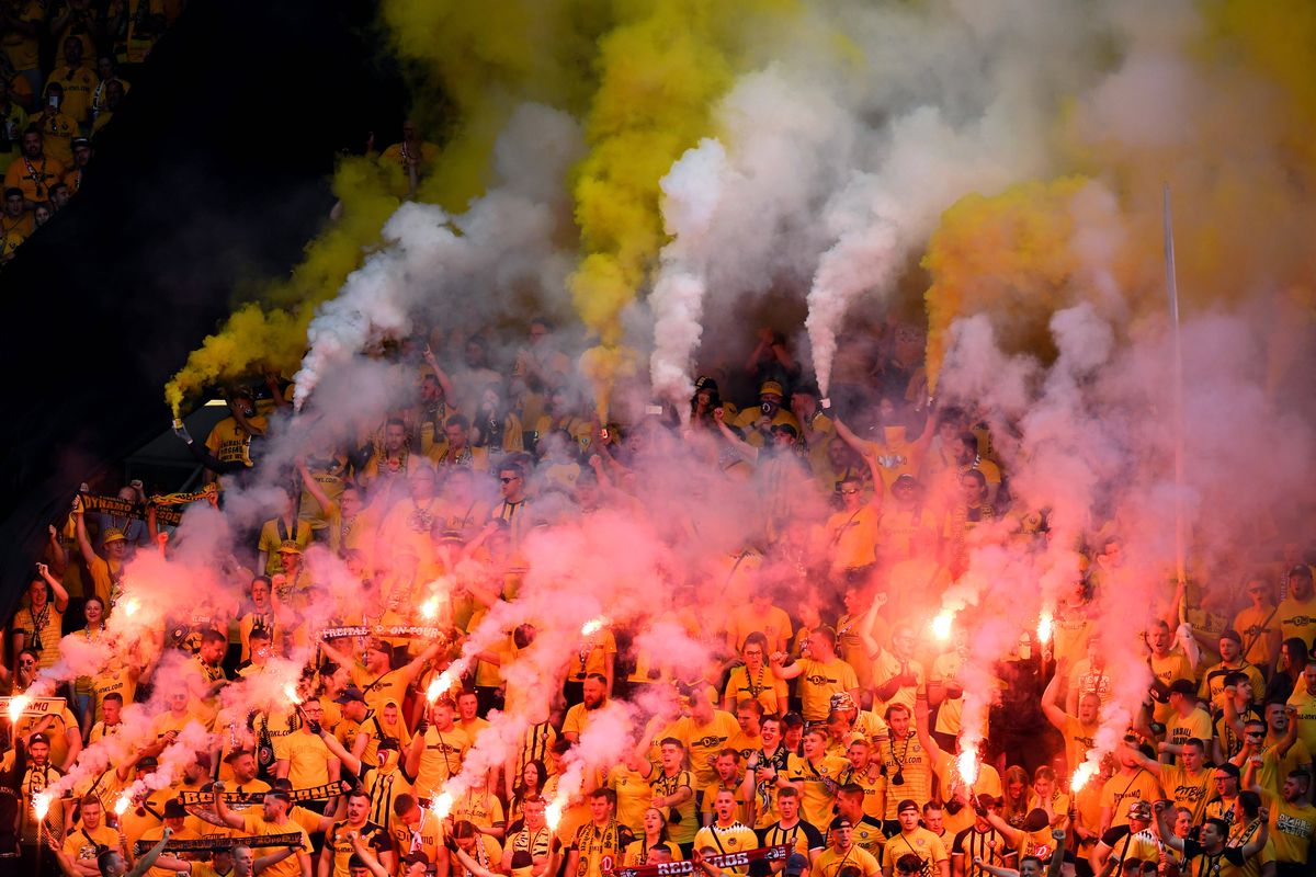 Fani Dinamo Dresda în deplasare la Praga