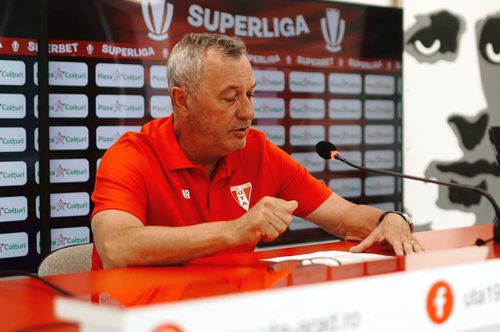 Mircea Rednic, 61 de ani, a prefațat întâlnirea UTA - CFR Cluj (runda #2 din Superliga) și a declarat că își dorește întăriri în compartimentul ofensiv.