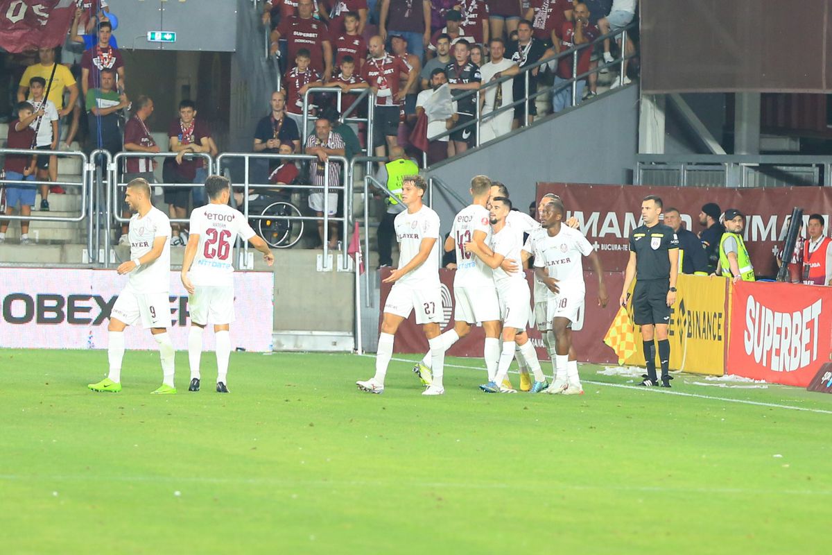 10 detalii observate de pe stadion la Rapid - CFR Cluj