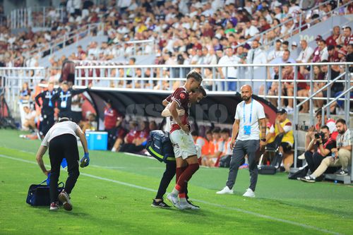 Albion Rrahmani a ieșit accidentat în Rapid - CFR Cluj 2-2. Foto: Ionuț Iordache (GSP)