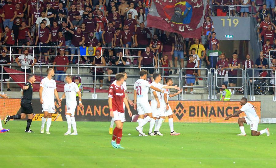 10 detalii observate de pe stadion la Rapid - CFR Cluj