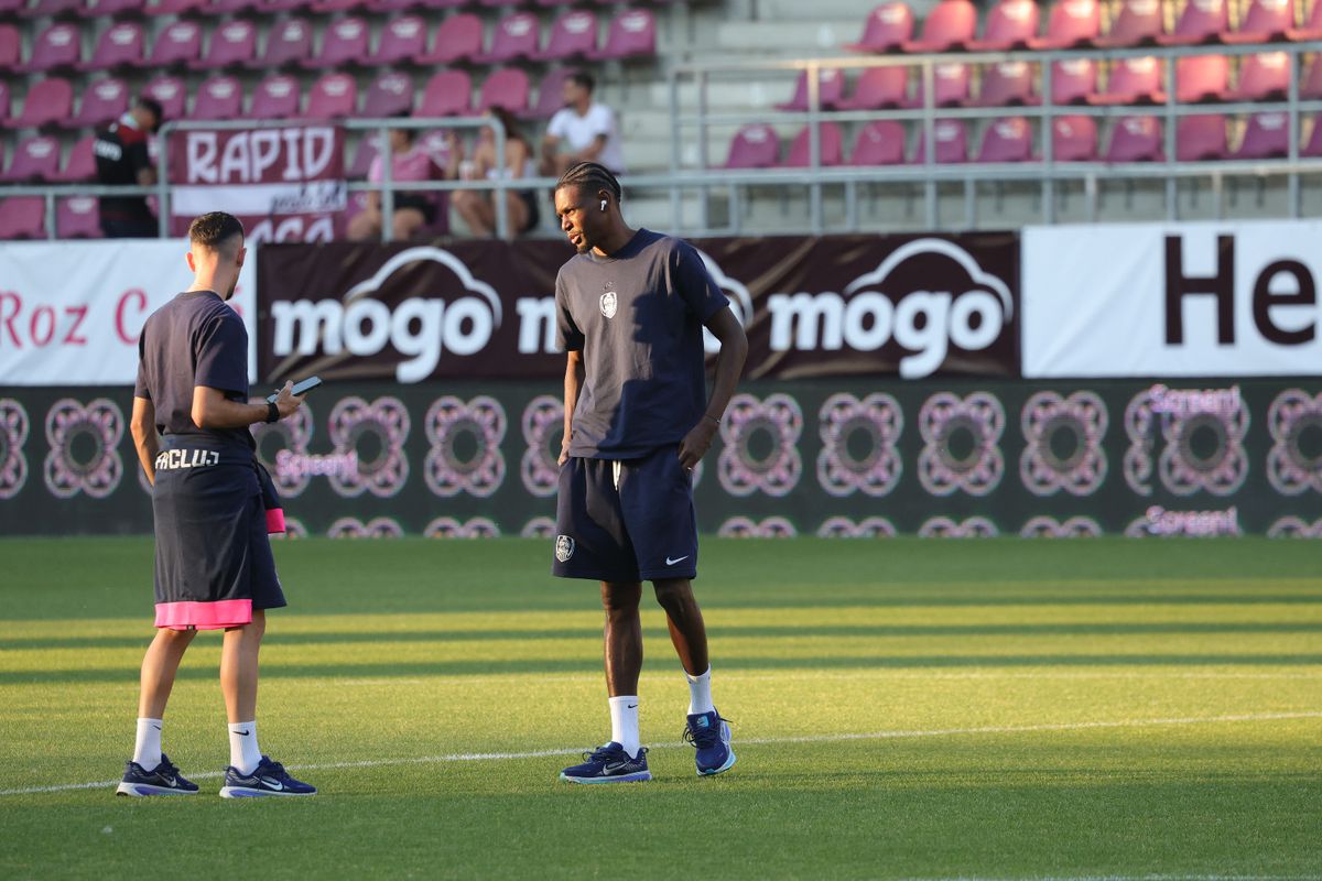 Imagini de pe gazon înainte de Rapid - CFR Cluj/ foto: Ionuț Iordache (GSP)