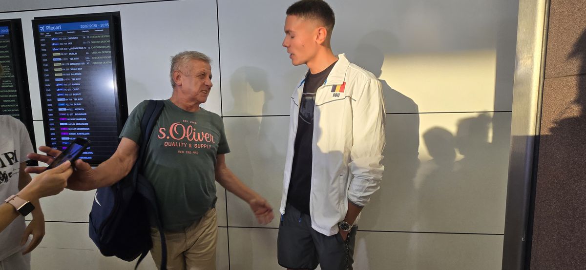 Ceasul purtat de David Popovici, la plecarea către Singapore