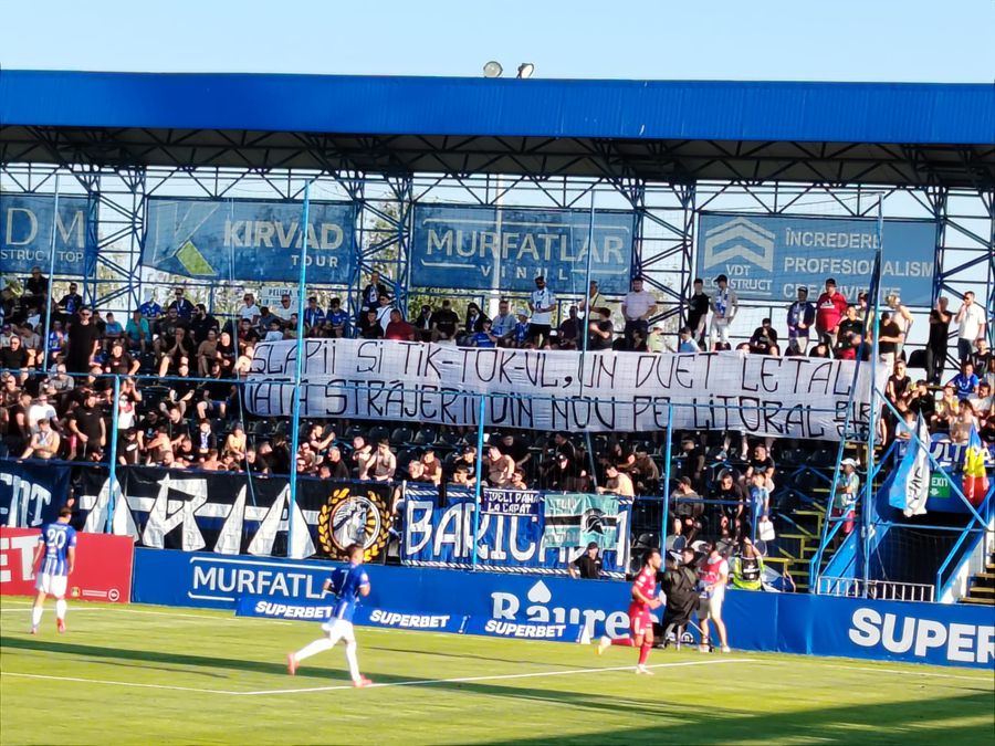 „Șlapii și Tik-Tok-ul, un duet letal” » Ce nu s-a văzut la TV în Farul - Oțelul: predicția lui Ianis Zicu s-a împlinit