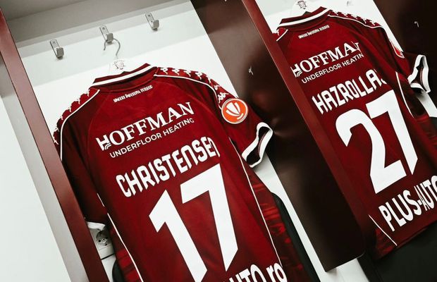 Mobexpert a dispărut! Cine a scos firma lui Șucu de pe tricourile Rapidului