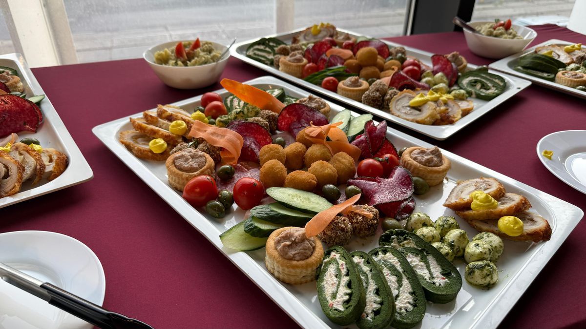 Meniul primit de fani la Rapid - CFR Cluj