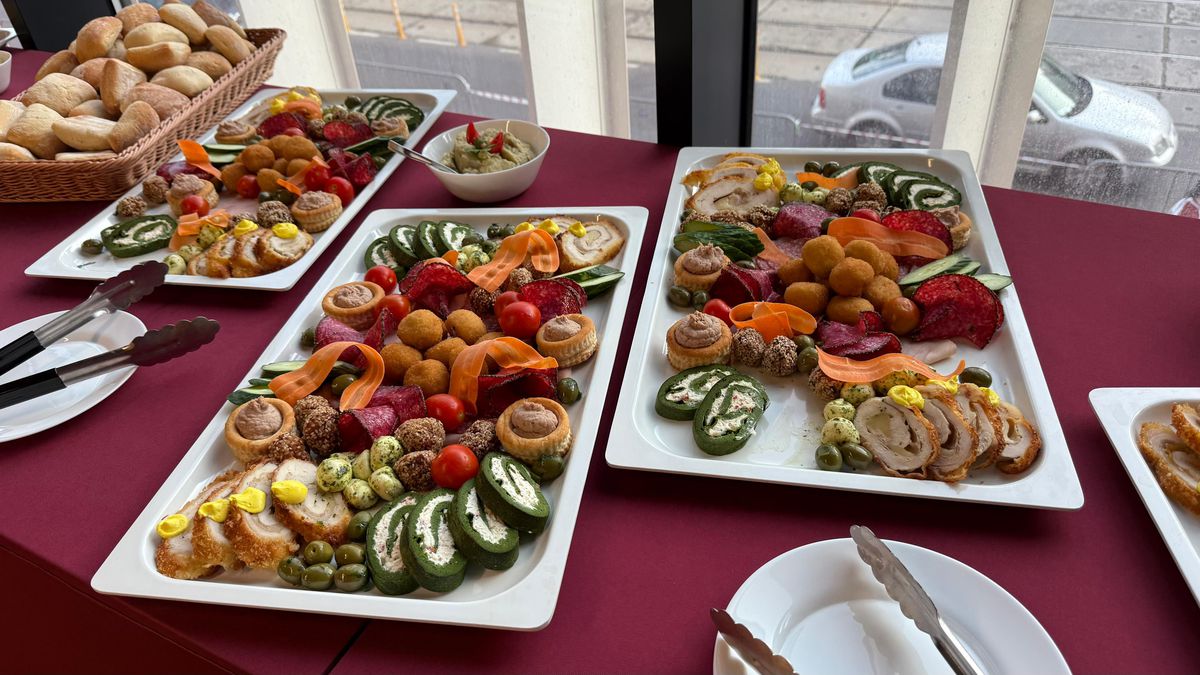 Meniul primit de fani la Rapid - CFR Cluj