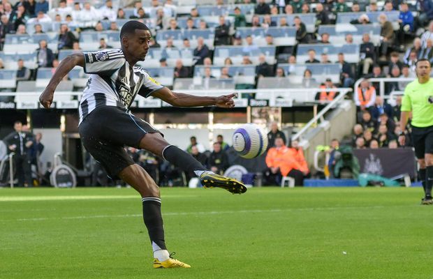 Eddie Howe pune capăt speculațiilor: „Isak rămâne la Newcastle”