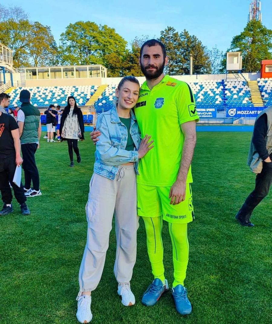 Risto Jankov cu soția după promovarea ieșenilor în 2023, pe arena din Copou Ponturi pentru FCSB: a spus tot ce știe despre Shkendija. „Se vor deschide”
