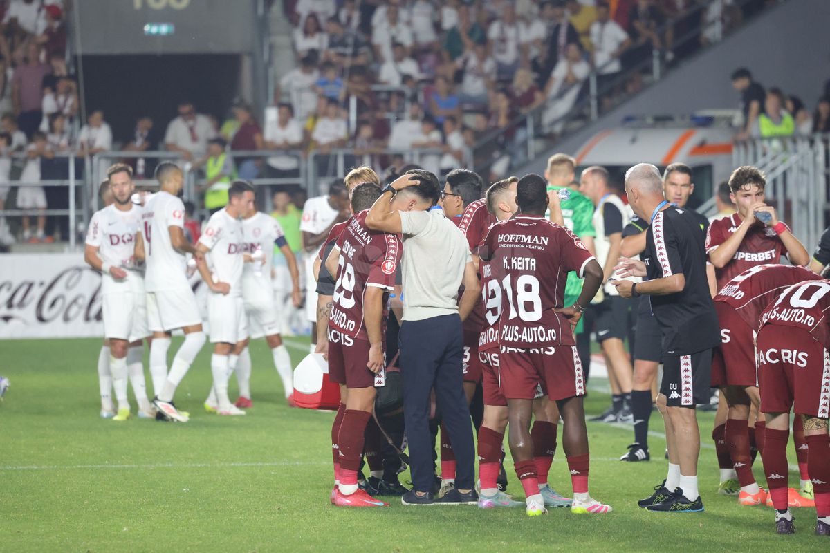 Tobias Christensen și Alex Dobre au intrat în conflict în meciul dintre Rapid și CFR Cluj. Foto: Ionuț Iordache GSP