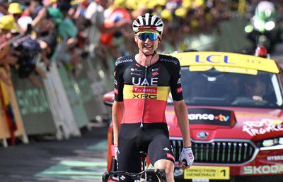 Câștigătorul etapei a 15-a din Turul Franței, acuzat că a beneficiat de ajutorul unei motociclete: „Nu ai văzut?”