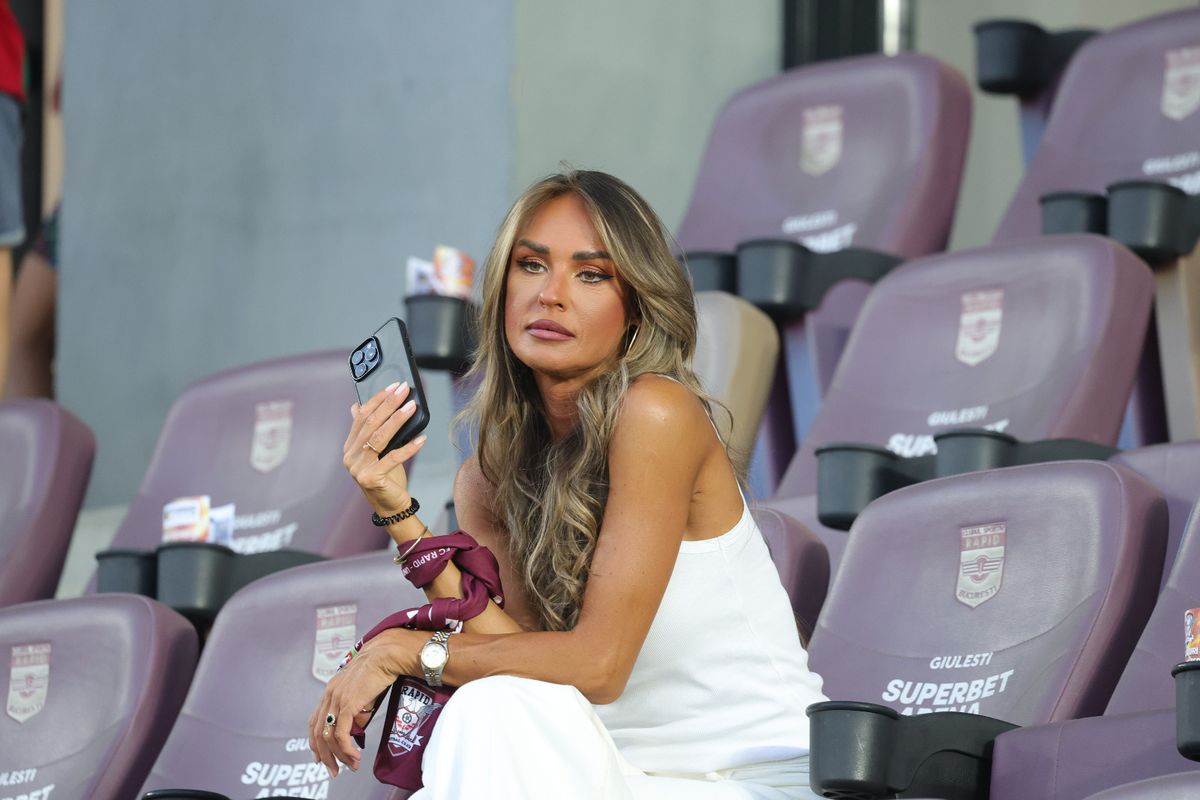 „Singură împotriva tuturor” în tribune la Rapid - CFR Cluj