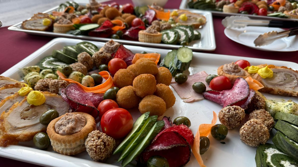 Meniul primit de fani la Rapid - CFR Cluj