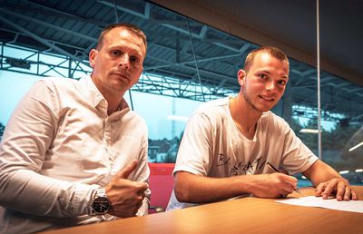 Omul de afaceri român a intrat în acționariatul echipei belgiene! „Regele” contractelor cu statul și-a dus acolo și fiul