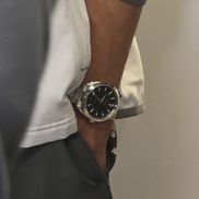 Ceasul purtat de David Popovici, la plecarea către Singapore