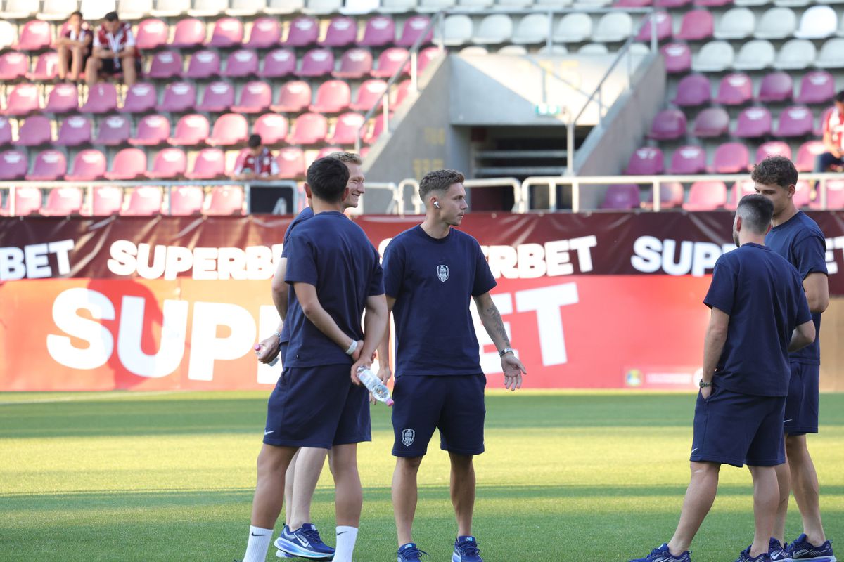 Imagini de pe gazon înainte de Rapid - CFR Cluj/ foto: Ionuț Iordache (GSP)