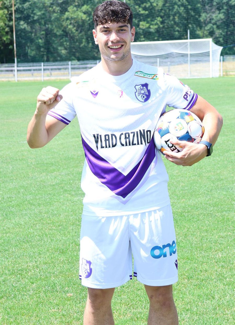 Al 11-lea transfer al verii la echipa din Superliga: „Bine ai venit”