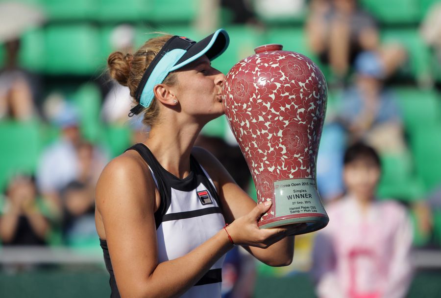 Irina Begu cu trofeul de la Seul FOTO Guliver/GettyImages Irina Begu, călătorie printre amintiri de la trofeele WTA cucerite, între Tashkent 2012 și Iași 2025