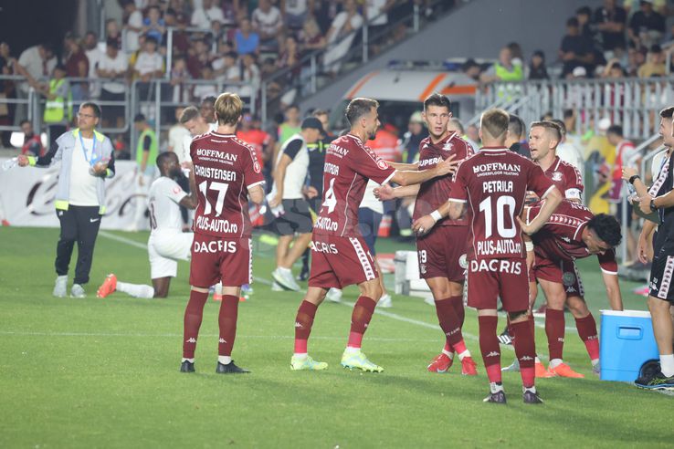 Tobias Christensen și Alex Dobre au intrat în conflict în meciul dintre Rapid și CFR Cluj. Foto: Ionuț Iordache GSP