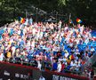 Spectatorii din Iași au adus cu ei steaguri tricolore FOTO Roxana Fleșeru