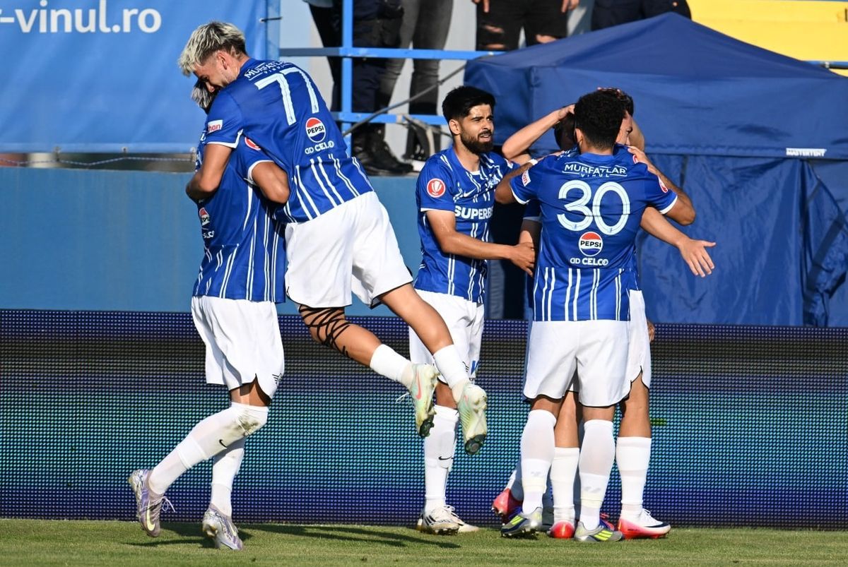 Dramatism cu 5 goluri în Farul - Oțelul » Echipa lui Ianis Zicu se salvează în 10 oameni