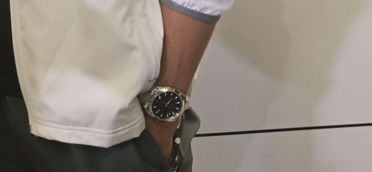 Ceasul purtat de David Popovici, la plecarea către Singapore