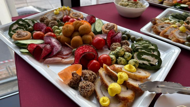 Meniul primit de fani la Rapid - CFR Cluj