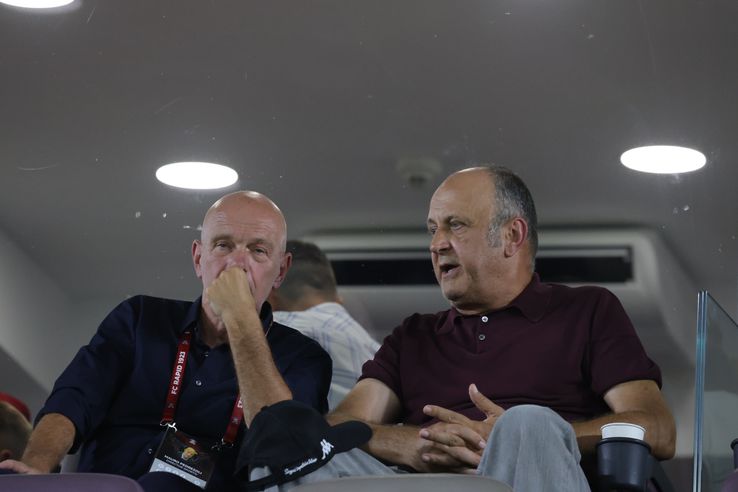 Mauro Pederzoli și Dan Șucu, în pauza meciului Rapid - CFR Cluj/ FOTO: Ionuț Iordache (GSP)