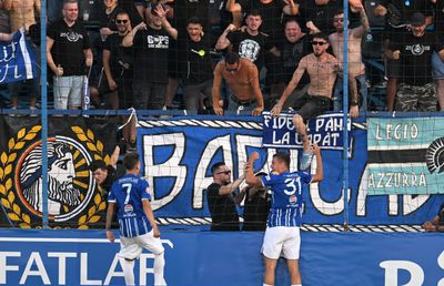 „Șlapii și Tik-Tok-ul, un duet letal” » Ce nu s-a văzut la TV în Farul - Oțelul: predicția lui Ianis Zicu s-a împlinit