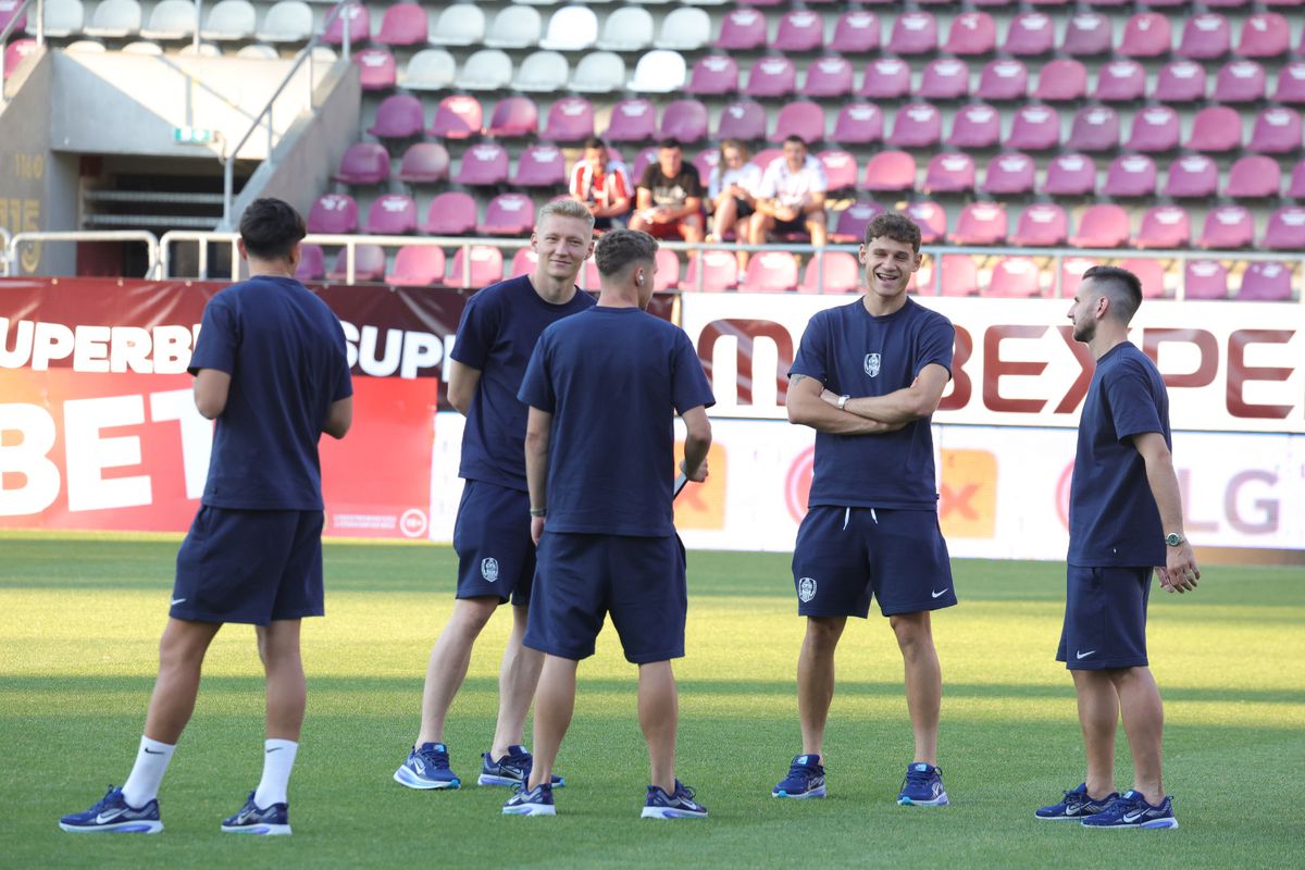 Imagini de pe gazon înainte de Rapid - CFR Cluj/ foto: Ionuț Iordache (GSP)