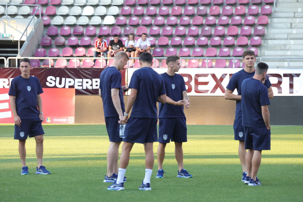 Imagini de pe gazon înainte de Rapid - CFR Cluj/ foto: Ionuț Iordache (GSP)