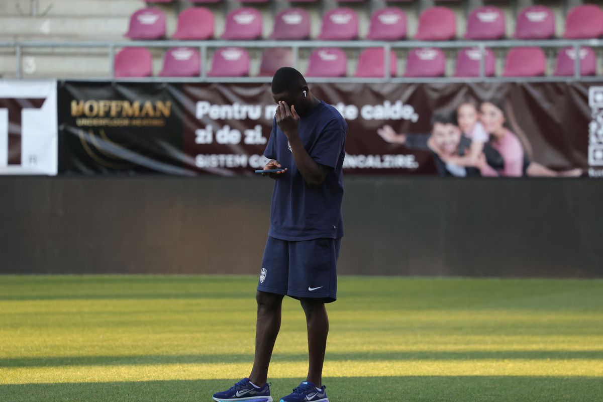 Imagini de pe gazon înainte de Rapid - CFR Cluj/ foto: Ionuț Iordache (GSP)