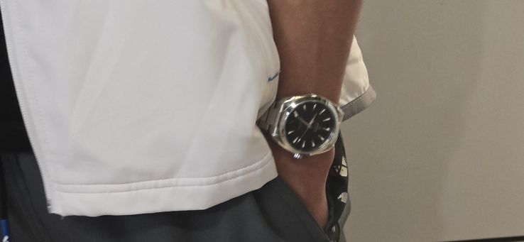 Ceasul purtat de David Popovici, la plecarea către Singapore