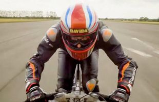 Record: Un britanic a pedalat cu 280 km/h pe bicicletă