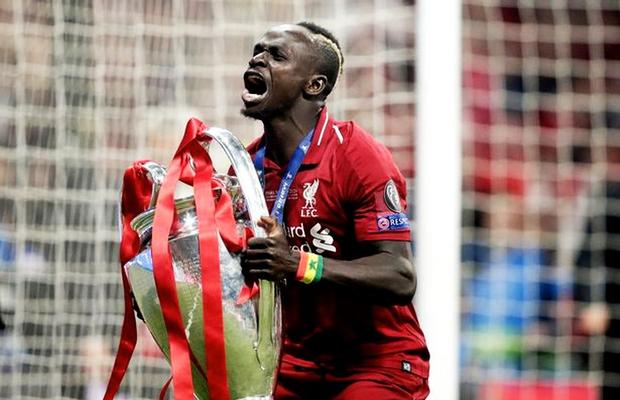 LIVERPOOL // Povestea genială a unei fotografii cu Sadio Mane » A întrebat reporterul: „Poza e gratis, nu?” + Ce a făcut când i-a cerut adresa de mail
