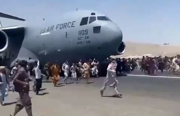 A plonjat în moarte » Unul din afganii care s-a agățat de trenul de aterizare al avionului ce decola din Kabul era fotbalist
