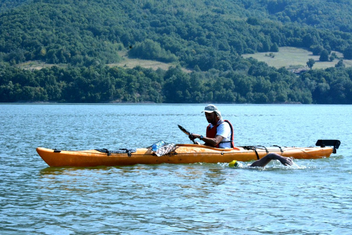 Mihai Badea a încheiat cu succes provocarea „Danube115” » A înotat pe Dunăre 32 de ore, fără oprire!