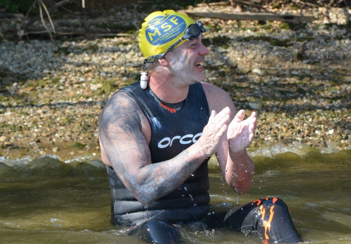 Jurnal de maraton » Poveștile uimitoare ale românului care a înotat 30 de ore fără oprire pe Dunăre: „Pe final am avut halucinații, vedeam tot felul de simboluri!”