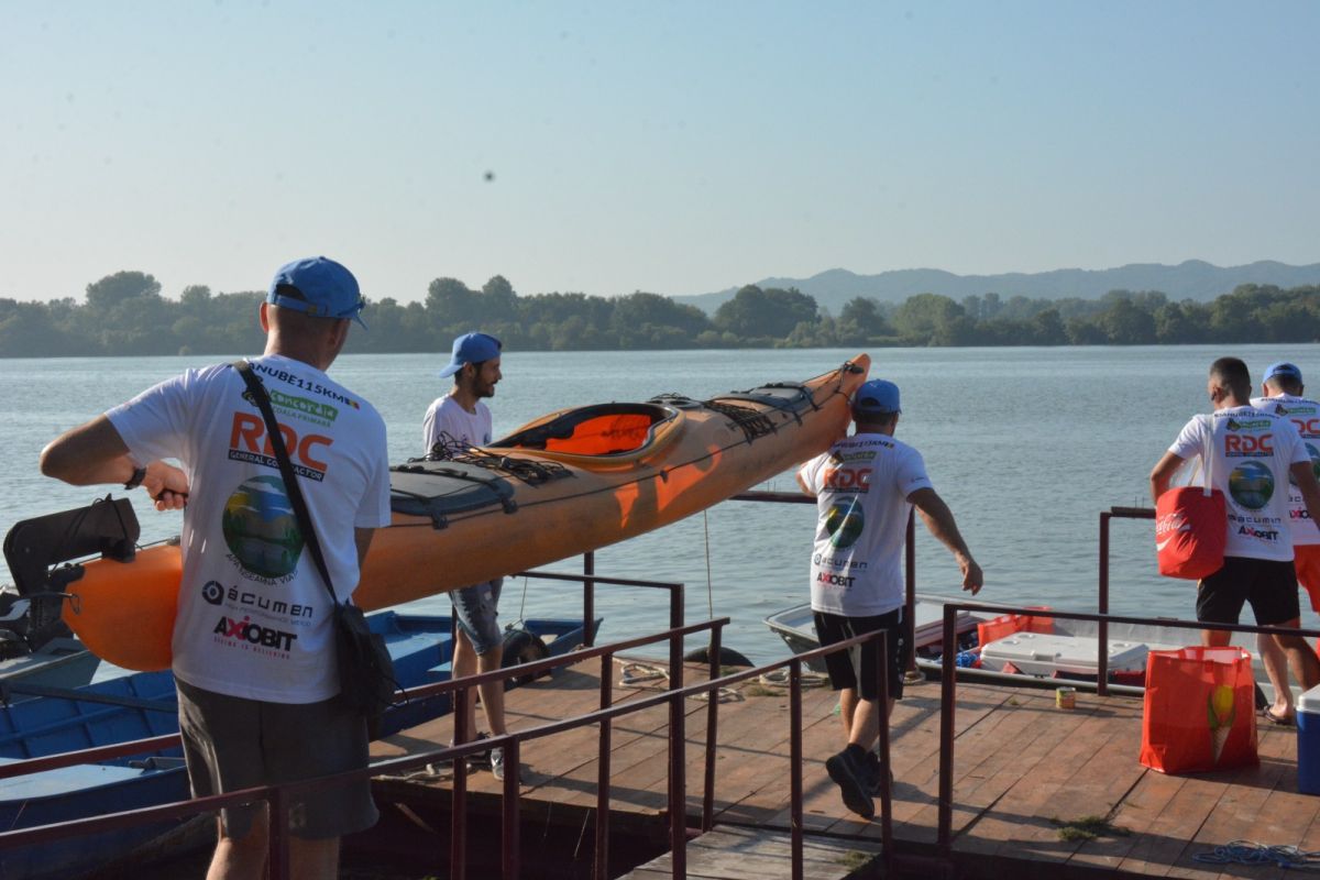 Jurnal de maraton » Poveștile uimitoare ale românului care a înotat 30 de ore fără oprire pe Dunăre: „Pe final am avut halucinații, vedeam tot felul de simboluri!”