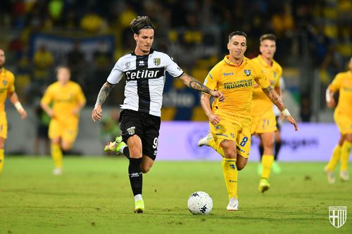 Dennis Man, gol în Frosinone - Parma! Oaspeții au comis-o imediat după înlocuirea românului