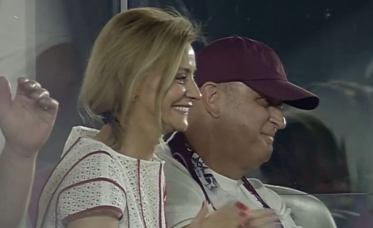 Soția lui Șucu, spectacol pe stadion » Cum a fost surprinsă alături de patronul Rapidului
