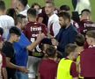 FOTO Rapid - UTA, suporteri pe teren la final 20.08.2022