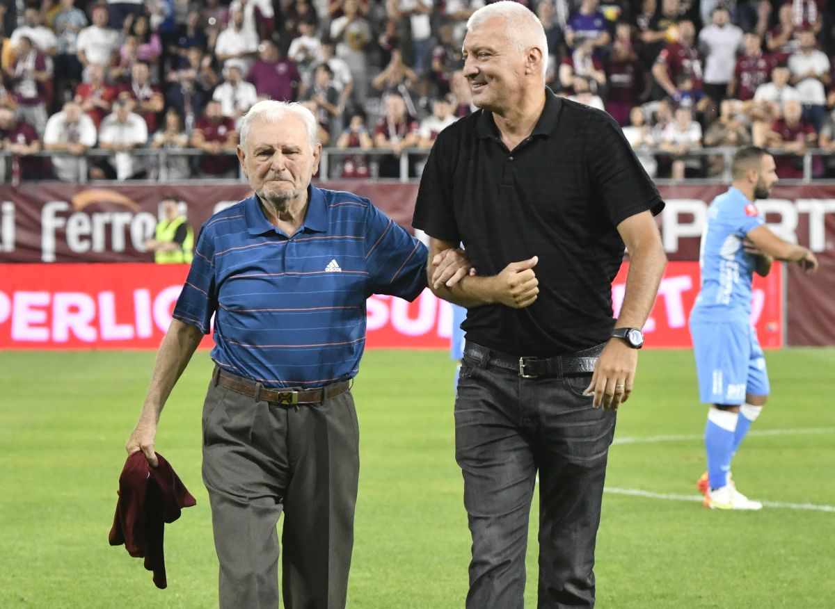 Moment impresionant în Giulești » Legenda Ion Motroc a dat lovitura de start: „Faceți loc, faceți loc, trece trupa lui Motroc!”