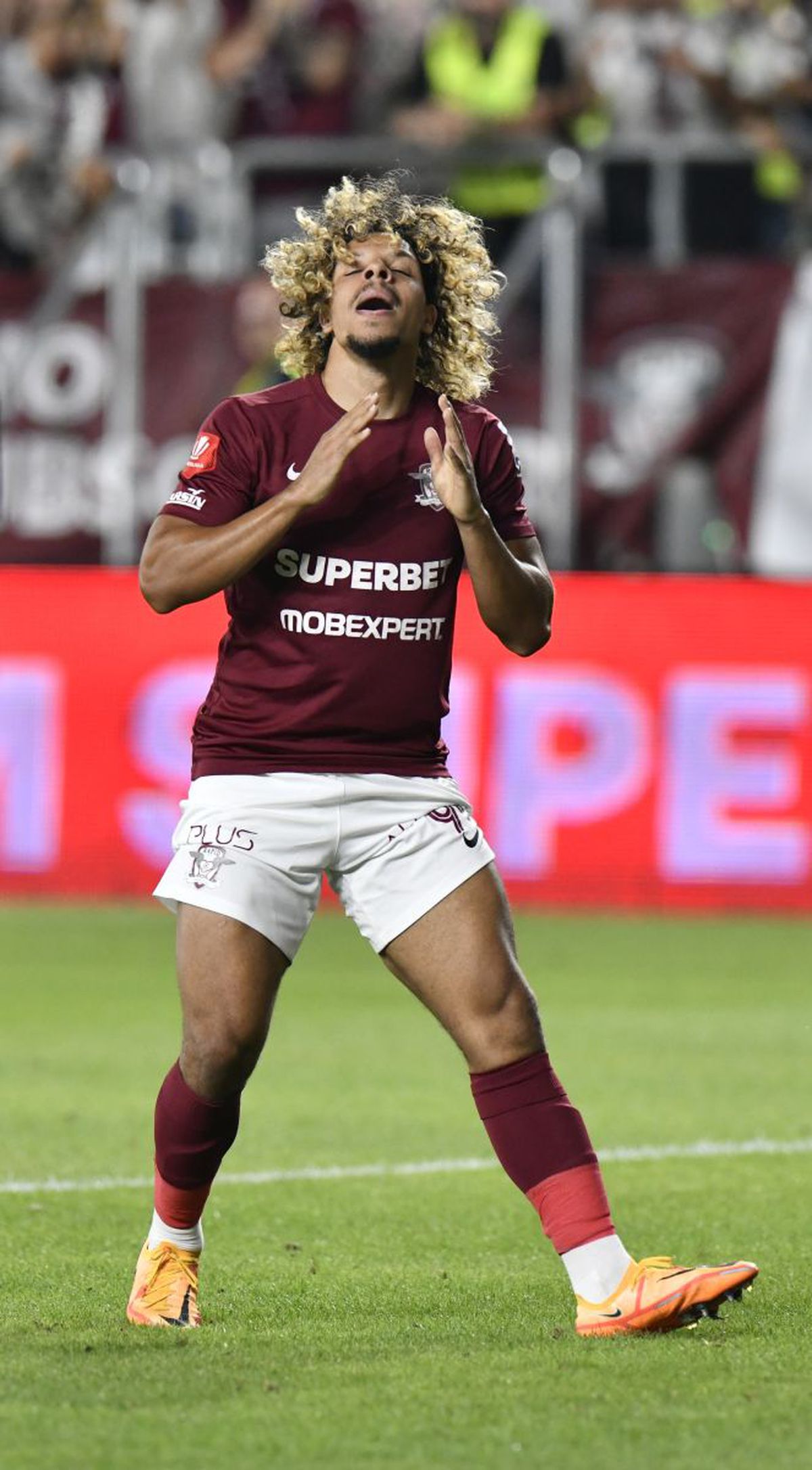 „Torpila” lui Junior Morais a ridicat în picioare cei 13.000 de fani din Giulești: „Știți povestea cu Făt-Frumos?”