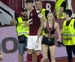 FOTO Rapid - UTA, suporteri pe teren la final 20.08.2022